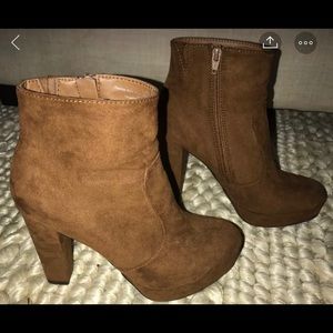 Booties camel color
